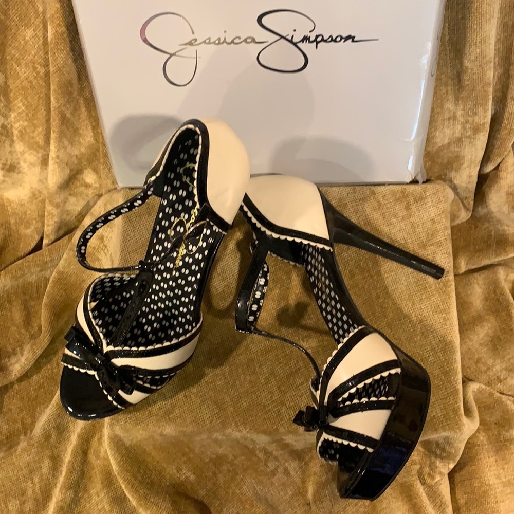 Jessica Simpson size 9.5
